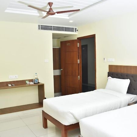 Le Arul Park Hotel Karaikal Bagian luar foto