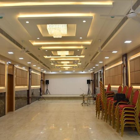 Le Arul Park Hotel Karaikal Bagian luar foto