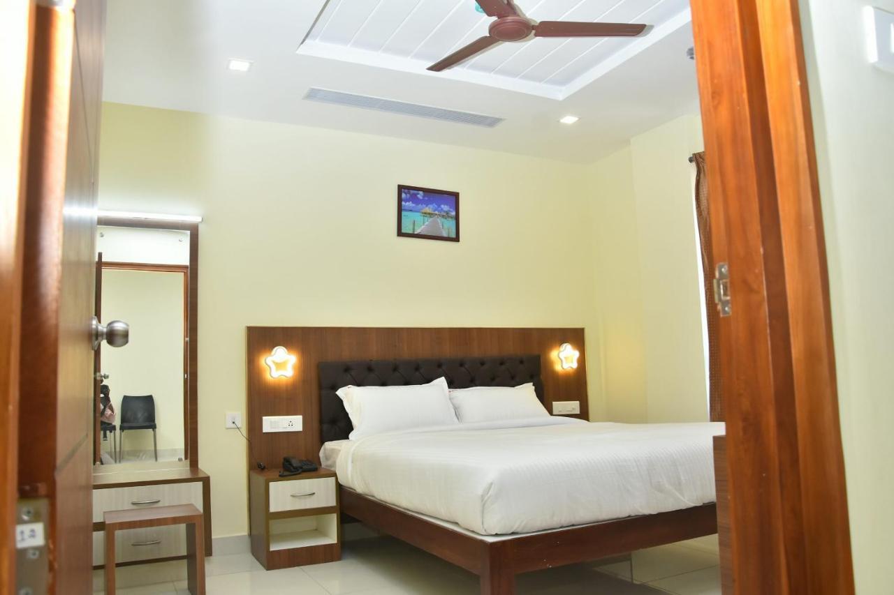 Le Arul Park Hotel Karaikal Bagian luar foto