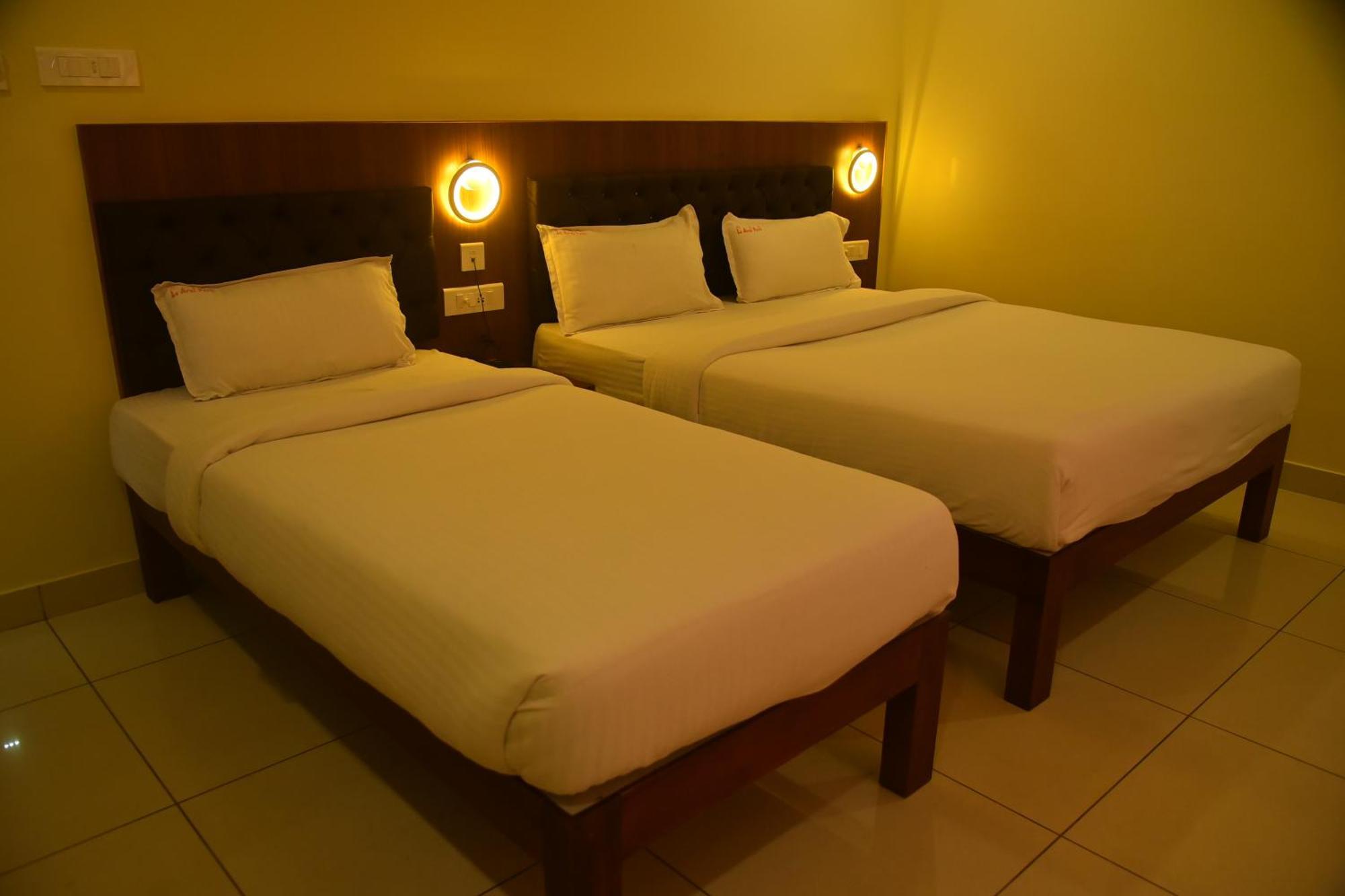 Le Arul Park Hotel Karaikal Bagian luar foto